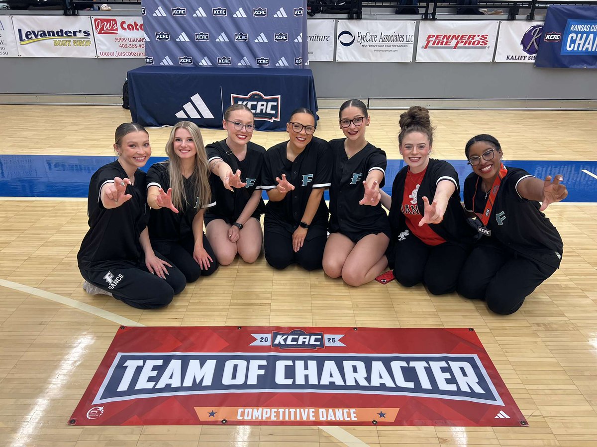 𝗙𝗥𝗜𝗘𝗡𝗗𝗦 𝗙𝗔𝗟𝗖𝗢𝗡𝗦 tweet media