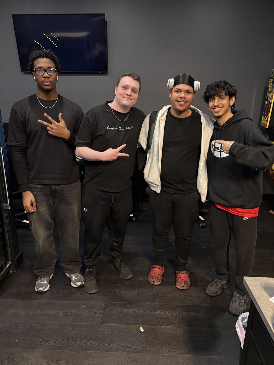 PopularLoner❤️‍🩹. tweet media