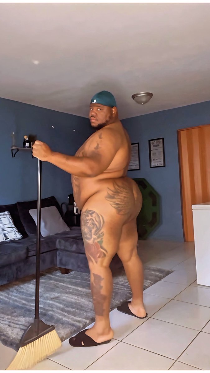 Who Wants To Help Me Clean Up 🧹 

Onlyfans.com/Travisthedon