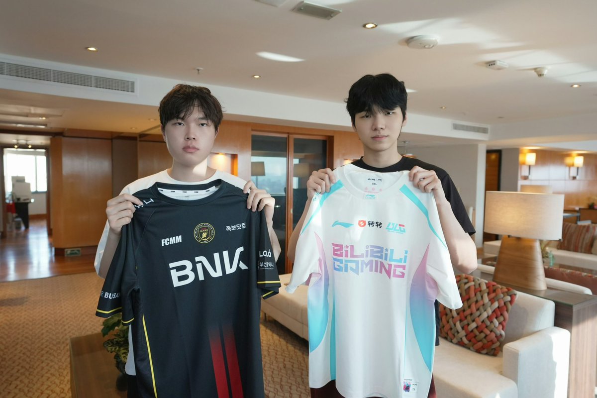 _ON_owo's tweet image. BLG #Bin ↔️ BFX #Clear 유니폼 교환👕