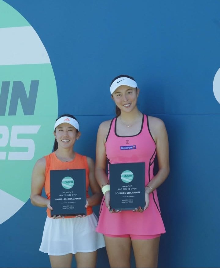 Not_Esportivas's tweet photo. WTA125!
Parabéns às duplistas campeães, a taiwanesa Hao Ching Chan (🇹🇼) e a japonesa @miyukato1121 (🇯🇵) que conquistaram o @WTA 125 de Austin nos Estados Unidos
#WTA #wta125 #USTA #Austin125Tennis #Tennis #HaoChingChan #MiyuKato https://t.co/oiyA0F00Do