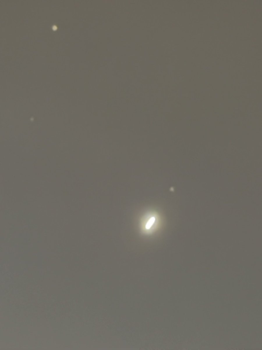 be_truthfulone's tweet photo. @Cortex_Zero I am in Redmond, WA and this is what I just clicked few min back 🛸🛸 https://t.co/rFoNOJmDpi