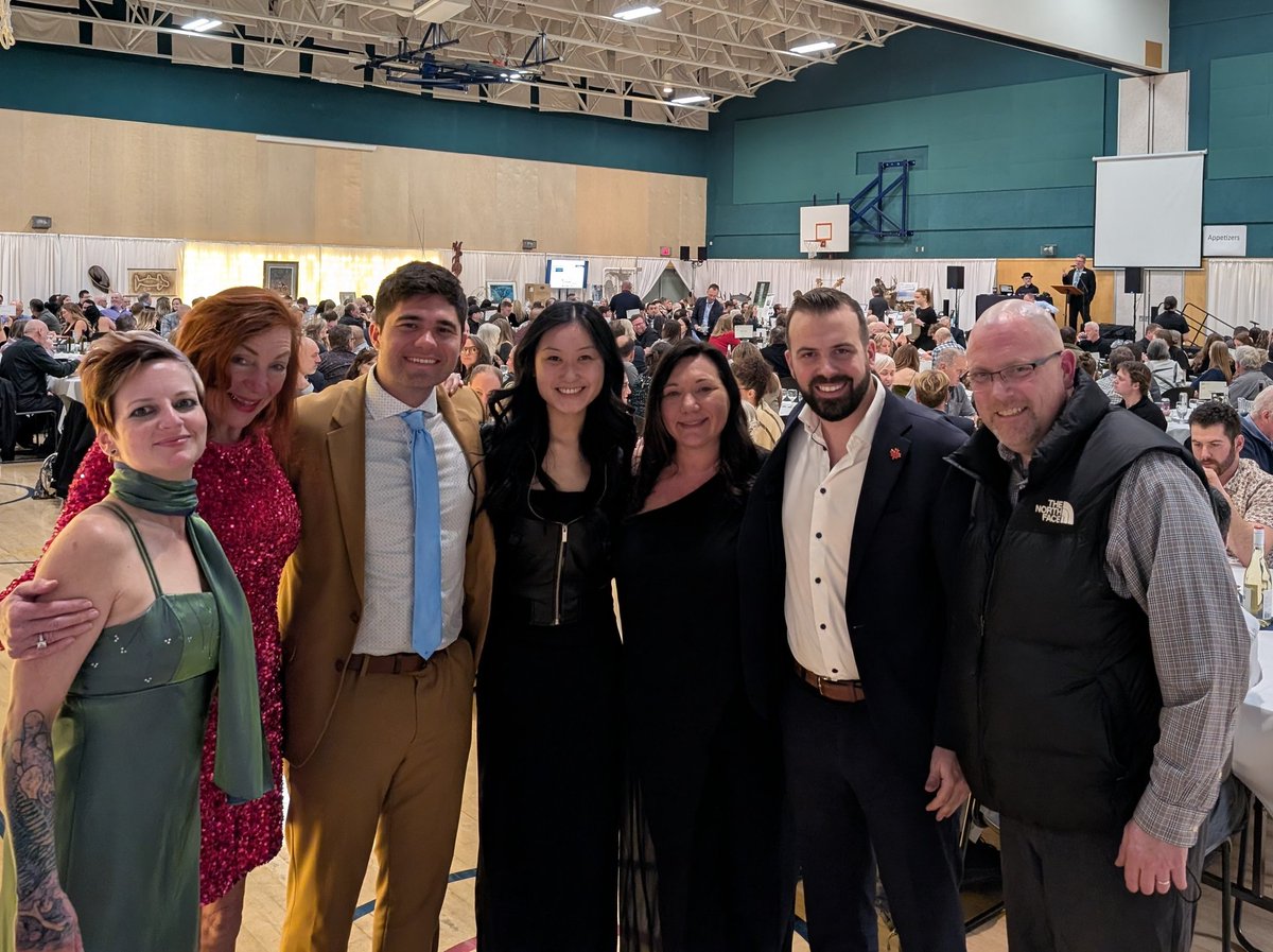 Aaron Gunn tweet media