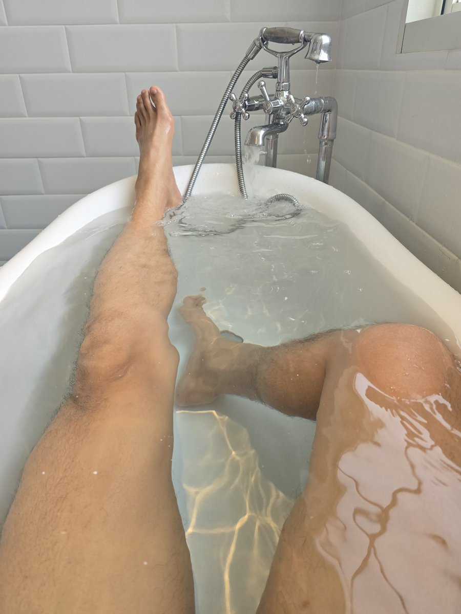 Dekdeesood tweet media