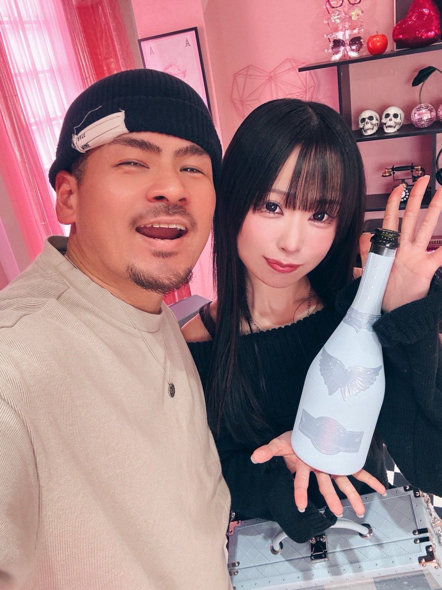 TakeC_Ose's tweet photo. 25万使った（大嘘） https://t.co/JGs8QxLkHy