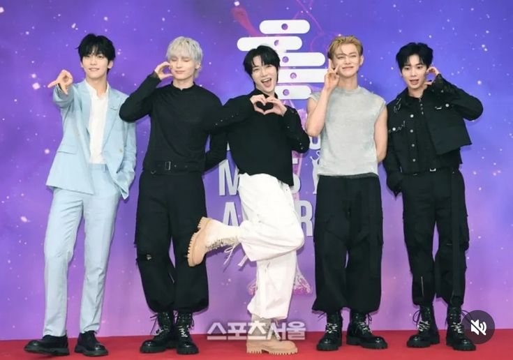 7th year: lea ★ tweet media