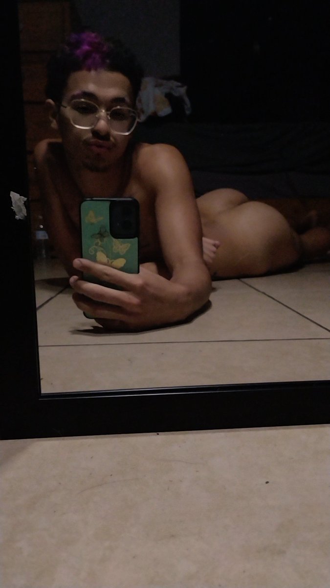 Gabe_who__'s tweet photo. How would you rate my body I'd say 10/10🥴😍 https://t.co/8hJD2rQiz8