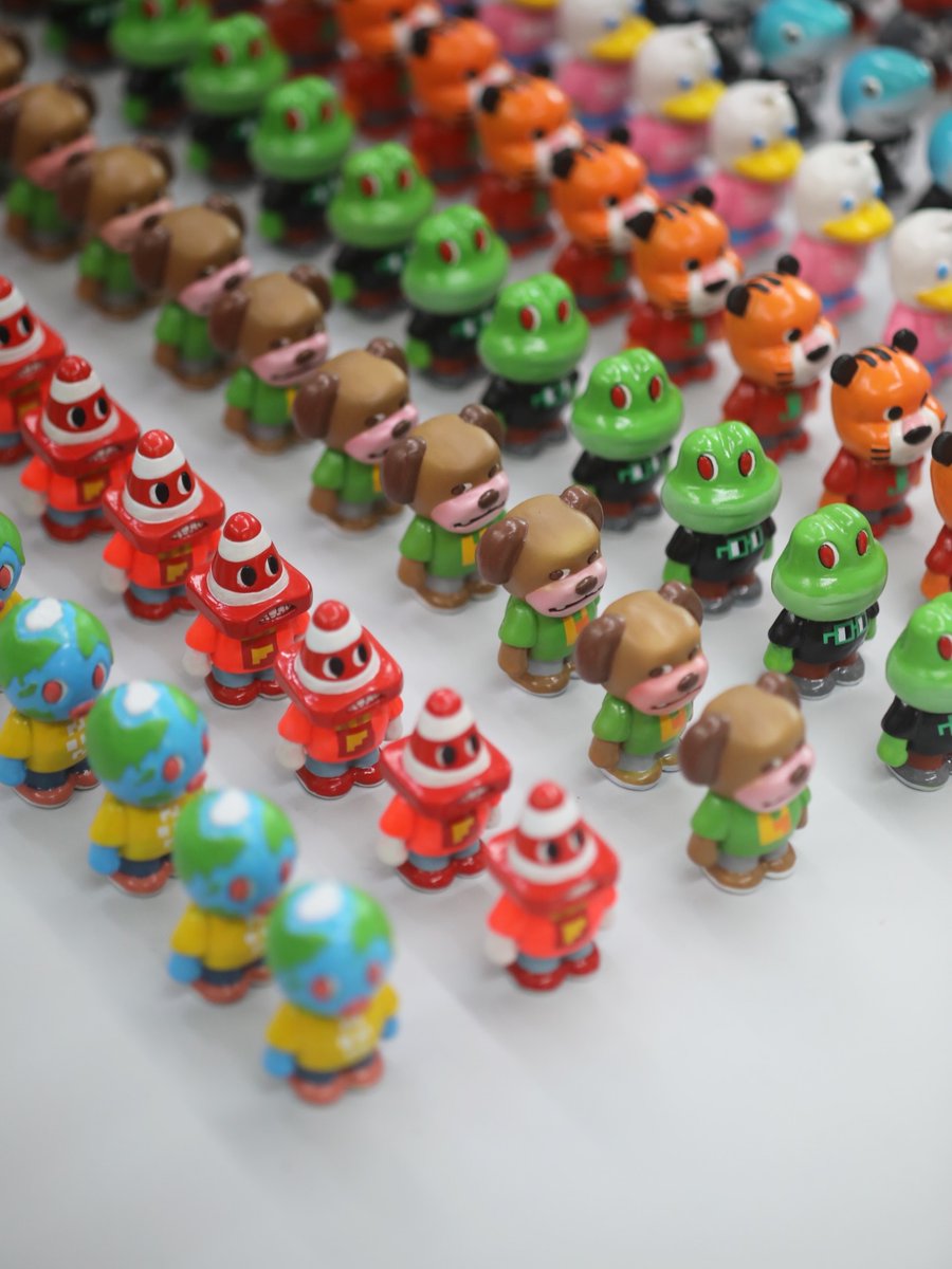toysrevil's tweet photo. Pre-order "SMALL THINGS #2" from @_duckhead now for pick-up at #ThailandToyExpo (April 2-5) or ship out March 25th. Further deets here: https://t.co/Hqm6Es0rZI
#duckhead
#resintoy
#indietoy
#toynews
#toysblog
#toysreviltoynews https://t.co/XnqLGpqnsI