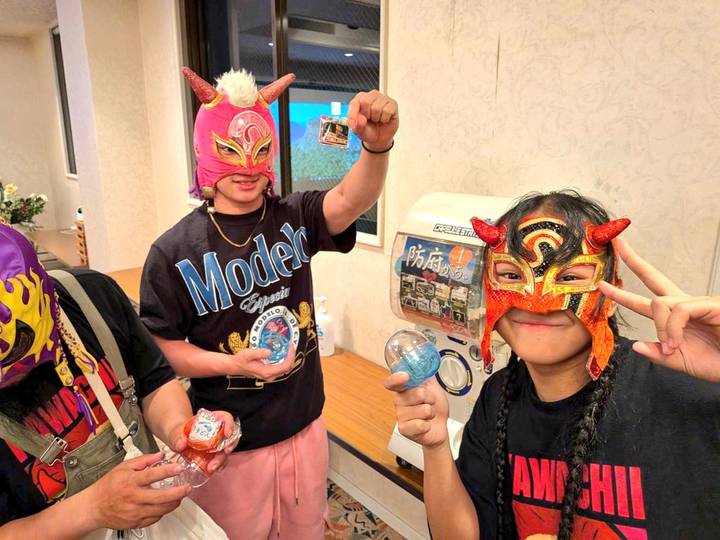 hofugacha's tweet photo. 2025年10月5日のMYWAY防府大会ではお世話になりました🙂‍↕️

防府がちゃは会場出張販売と打上げに参加させて頂きました🤗

あれから早5ヶ月、中学生ルチャドーラのCoCoちゃんが中学校を卒業したそうです👏

これからのCoCoちゃんの一層の活躍を楽しみにしております🥳

防府がちゃも負けてられない❤️‍🔥 https://t.co/a1Sw2kOvzM