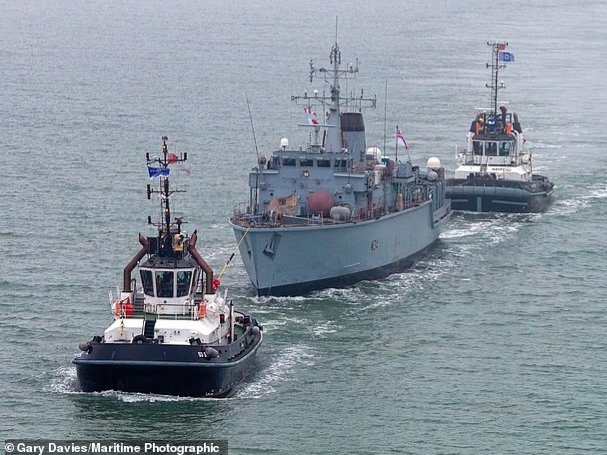 Modern Royal Navy tweet media