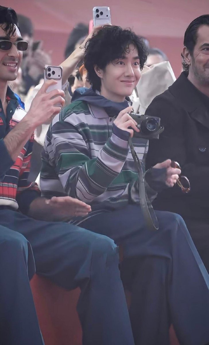 โอ๊ย น่ารักไม่ไหว 🥰🥰🥰

#WangYibo #หวังอี้ป๋อ #王一博