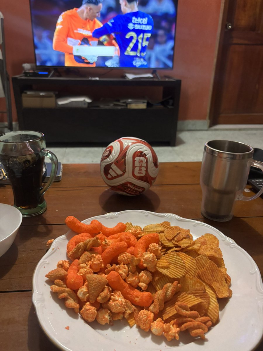 jjesusmaciel's tweet photo. #FinisimoPartido con @TUDNMEX @redes_TUDN Sábado futbolero @PumasMX  vs @CruzAzul https://t.co/eDrWT0IzgI