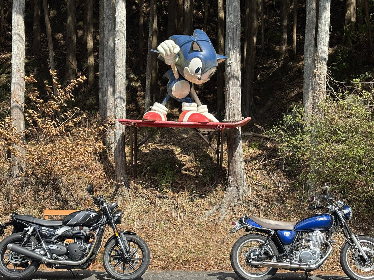 pega1502's tweet photo. ソニックとツーリング

#ソニック
#sr400 https://t.co/tPpa7Ayked