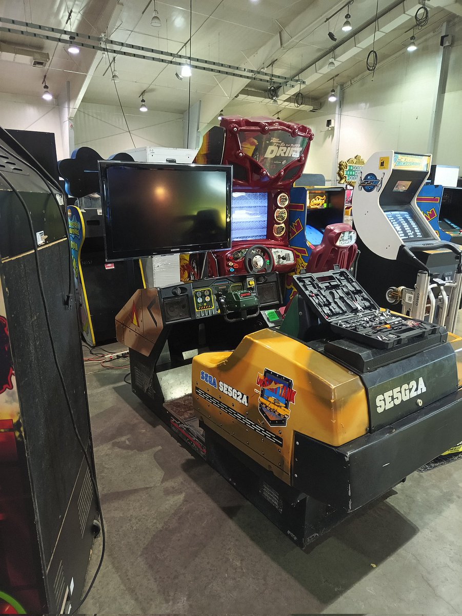 ashasaur's tweet photo. I guess I really should start posting arcade things I do on here.  Picked this SEGA Desert Tank up today at auction for $10! https://t.co/3nIJOhjKxQ