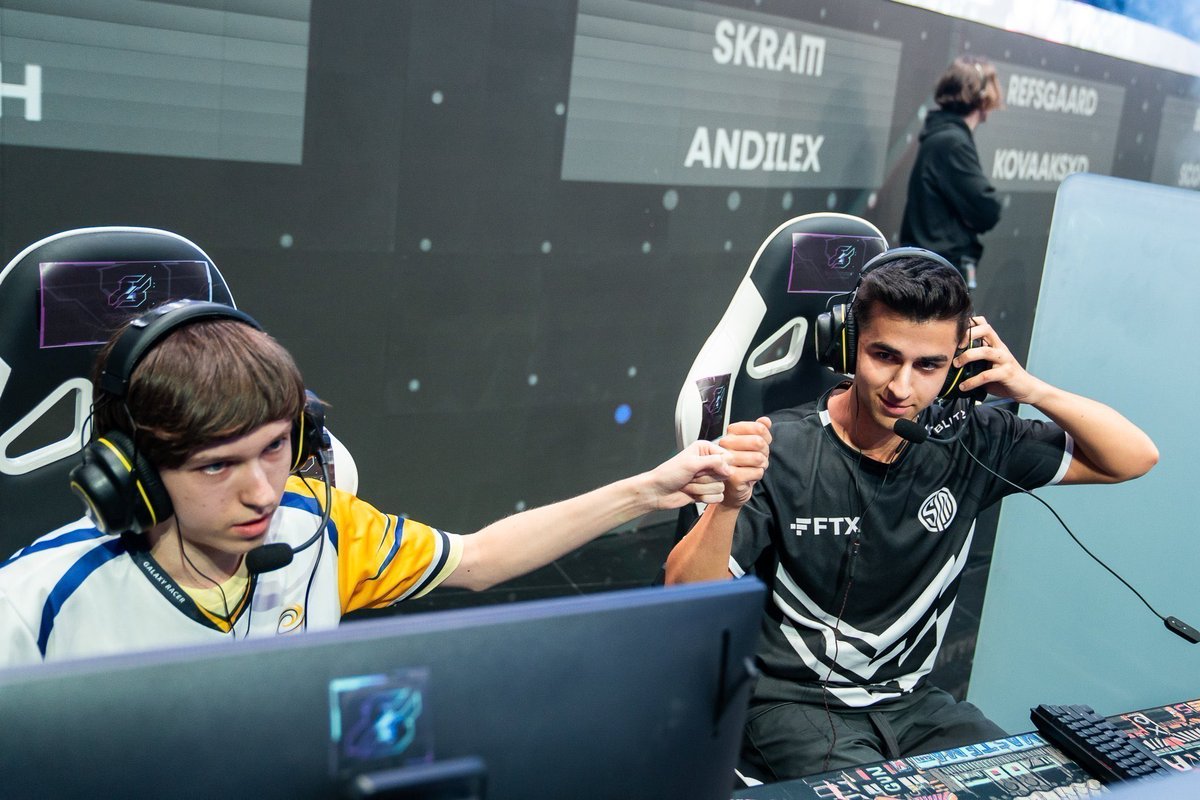 EpikWhale tweet media