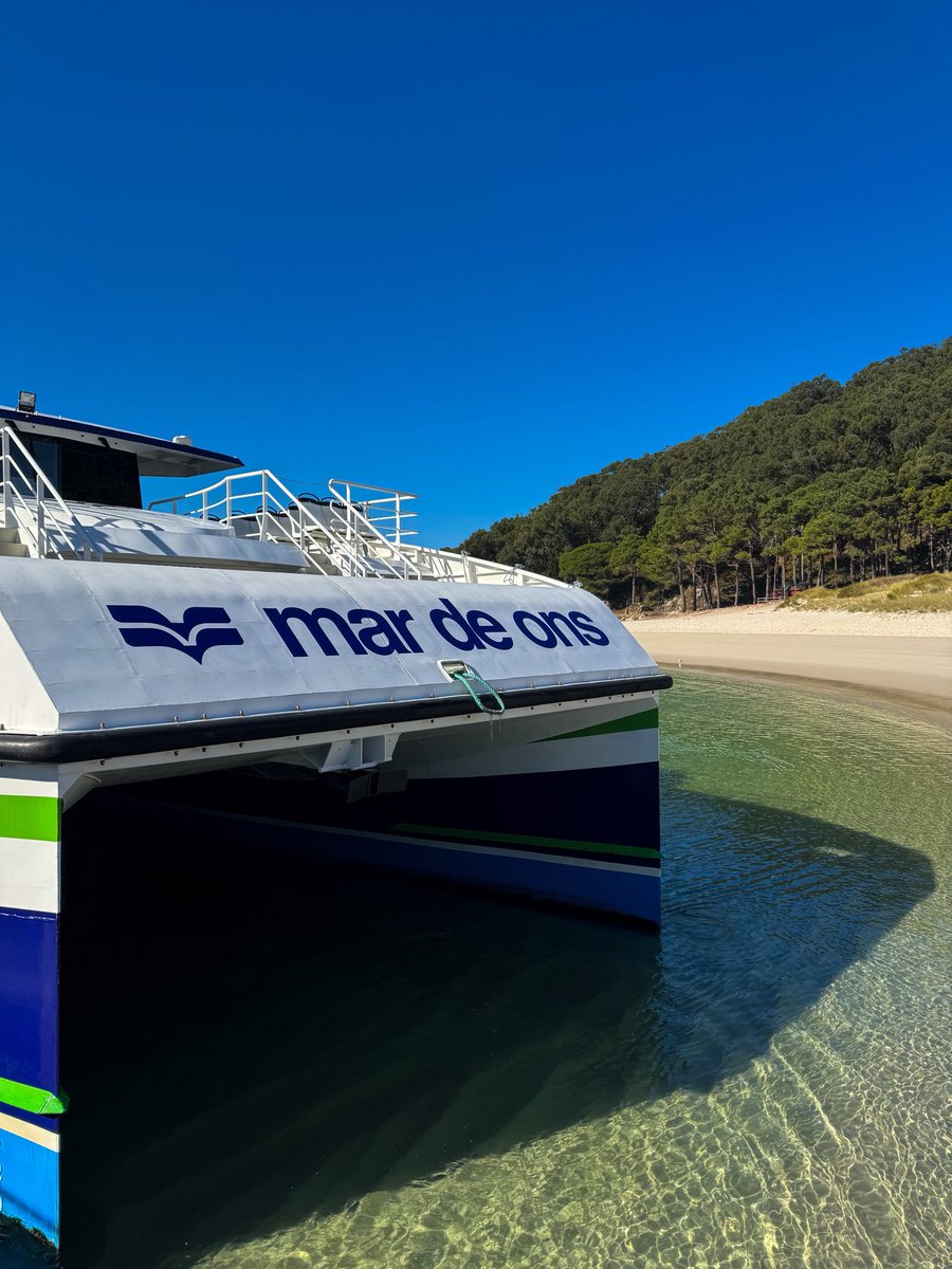mrmiamiwellness's tweet photo. the cíes islands are a trip back in time, where life was simple, unadulterated (no cars, no nightlife, no hotels) and pure bliss! this stunning archipelago off the coast of the ría de vigo, galicia, spain forms part of the atlantic islands of galicia nat park. 🇪🇸 #mrmiamiwellness https://t.co/wZQk6n2SVz
