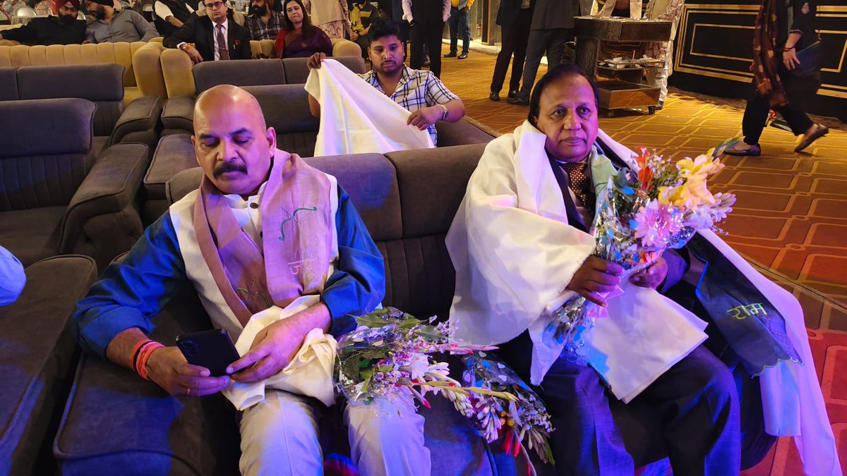 DRCPSINGH4's tweet photo. It was a wonderful programme organised by TLPL and HSVR Law Firm,  to celebrate the Lucknow Chapter of India International Disputes Week. Delegates from the UK and USA, including distinguished judges and barristers, visited Lucknow for the occasion. https://t.co/LPwIrqWw68
