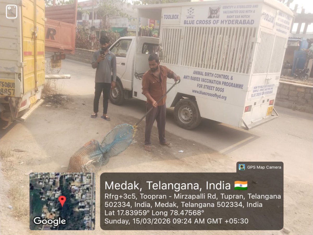 Mcttoopran2018's tweet photo. As Part of Prajapalana -Pragati Pranalika 99days Action Plan Commissioner P.Ganesh Reddy garu organized special Sanitation Drive in all wards,Dogs Catching &amp; Sterilization and Distribution of PPE kits to Sanitary Workers @cdmatelangana @Collector_MDK @tksreedevi @SwachhBharatGov https://t.co/C55qhIenhn