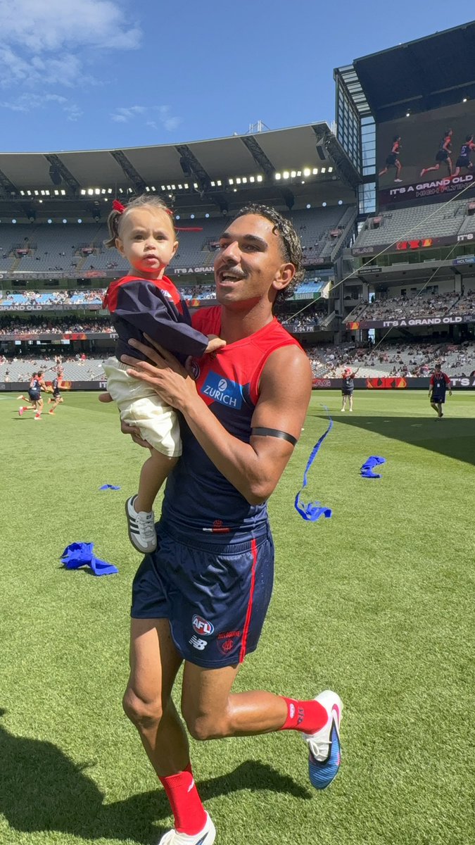 Demon Army tweet media