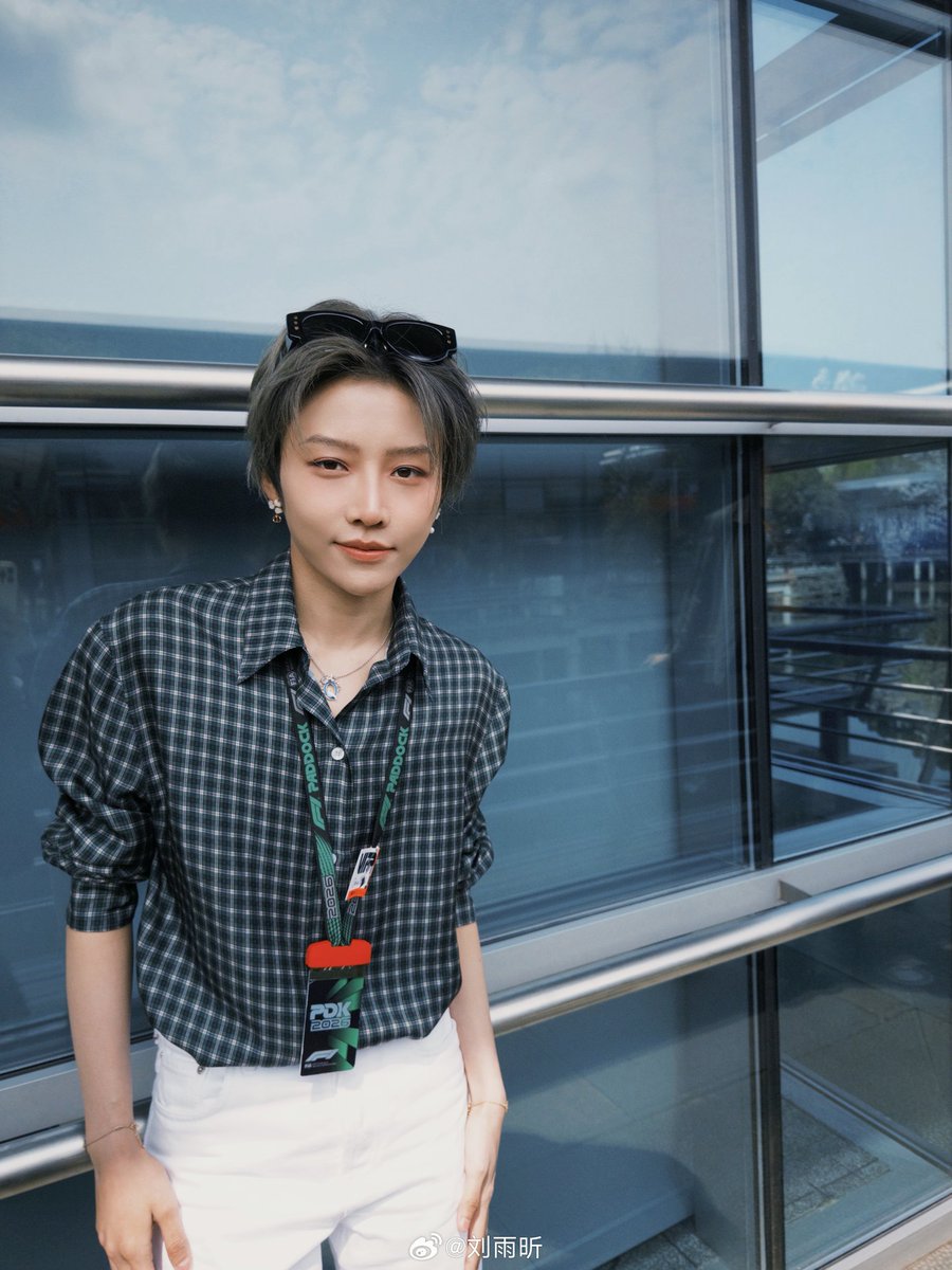 xqueencrew's tweet photo. Yuxin weibo update

Ready for F1🏎️🏁

#XINLiu #LiuYuxin #刘雨昕 https://t.co/bgnj5E73Wc