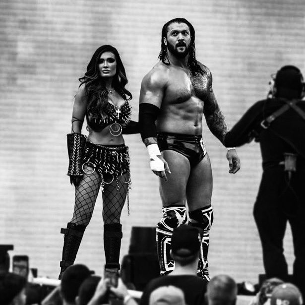 𝐅𝐨𝐫 𝐖𝐡𝐨𝐦 𝐓𝐡𝐞 𝐁𝐞𝐥𝐥 𝐓𝐨𝐥𝐥𝐬(Parody) tweet media