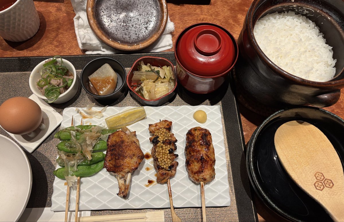 虎ノ門ヒルズ焼き鳥丼ランチ、ヒルズキャンペーン中は、税抜だと700円切るお得具合。

土鍋卵かけ御膳もよかた。