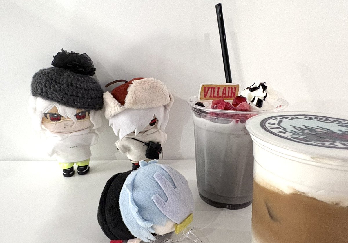 ganother6's tweet photo. 雄英オプスクカフェ最終日滑り込みで行ってきた◎
この敵ドリンク色合い可愛くて好き〜♡
パルちゃん展ぬいちゃんnew なスニーカー👟嬉しいね✨
可愛いものみたから心潤った(*´꒳`*)

👟@ccc_labo 様
🧢👕@XXI_vingtetun 様
　@takemainuichans 様
🎒@mash_up_nui 様 https://t.co/wTwNHsc7eb