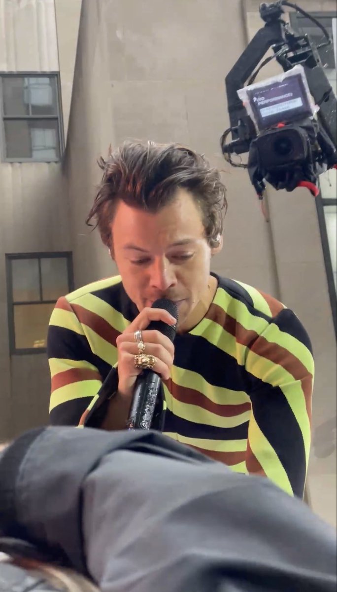 glowinasia's tweet image. I FUCKING JUMPED WHEN I SAW THE TODAY SHOW FIT CAUSE THIS WAS MY FUCKING VIEW #snl #saturdaynightlive