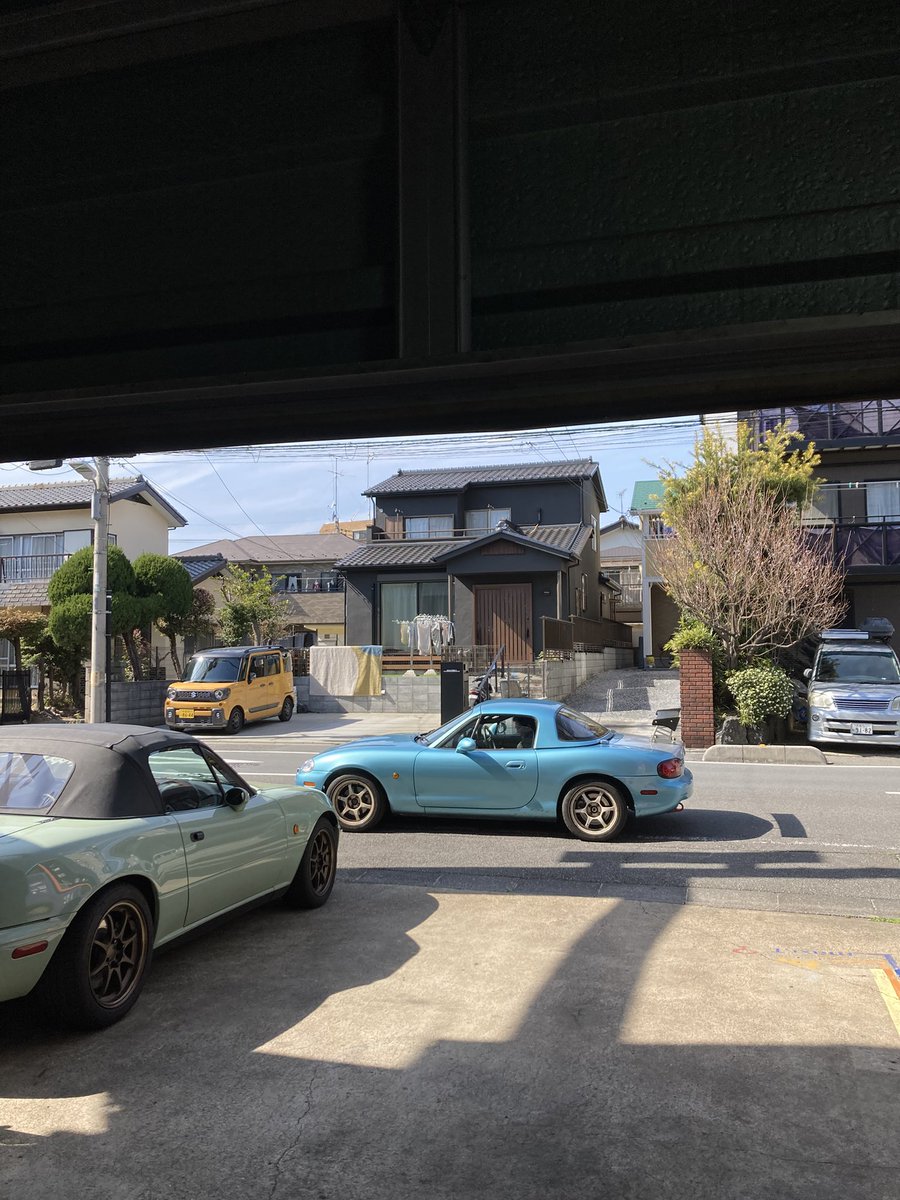 ええ天気〜春の色
伝票を作りながら腹減らし中
春野菜の天ぷら食べたい…