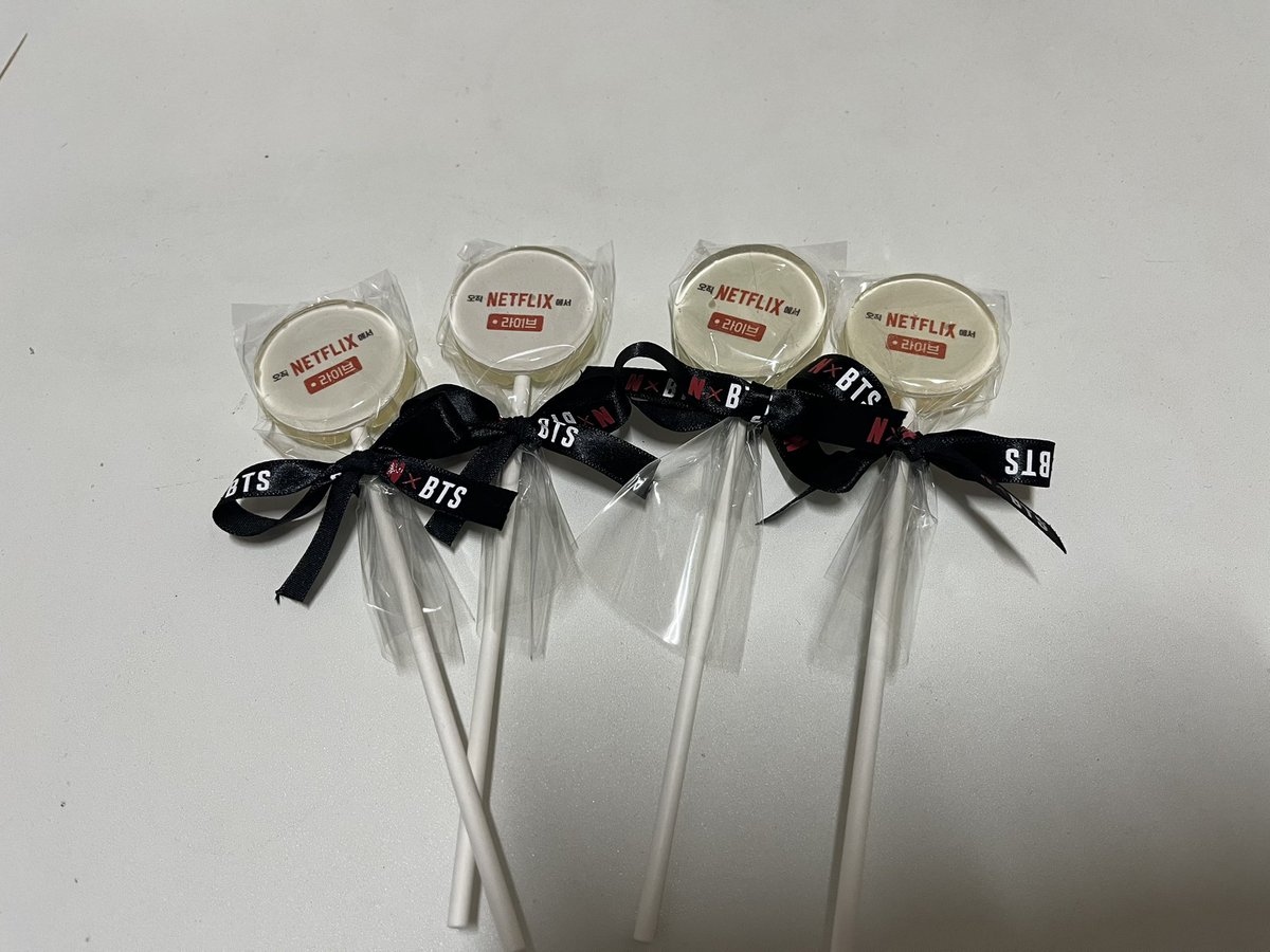 BTS x Netflix Live Candy
Each 1.0

open.kakao.com/o/sfZXewDf

#방탄팝업 #방탄굿즈 #방탄포카 #방탄양도 #방탄 #bts #btsgoods #bts #BTS12thAnniversary #btscapsules #BTSFESTA2025  
#방탄포카 #방탄굿즈 #방탄양도 #달방