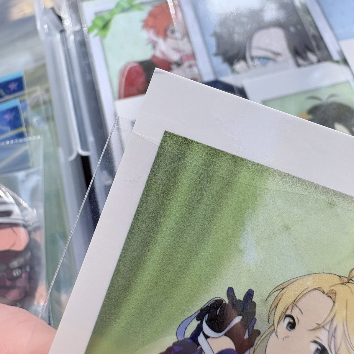 ko_ua74's tweet photo. 交換｜sideM コトブキヤ ホワイトデー

↑バレンタイ/写真あります

譲(各1)
ミニフォト｜既存等身道夫/既存等身涼/既存等身直央/新規等身ピエール※
特典｜直央

求(各1)
ミニフォト｜新規/既存等身誠司
特典｜誠司またはVD九郎

※開封時に角痛めてしまいました。(写真参照)

本日PRS手渡しのみ。 https://t.co/p4LEqebP1I