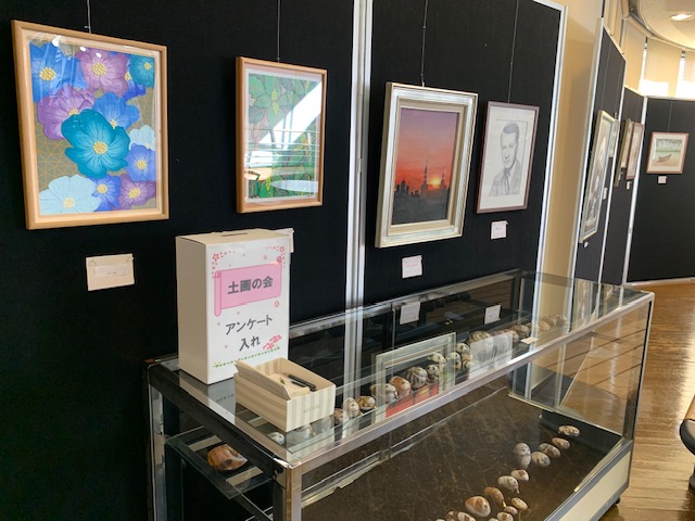 【成果発表展②】
古石場文化センターで活動している自主グループ・利用団体の1年間の成果を展示しています。
会期：3月15日（日）～3月21日（土）9:00～21:00(※最終日は14:00まで)
会場：古石場文化センター1階ロビー
展示団体：
『～革のぬくもり～レザークラフト』
『土画の会』