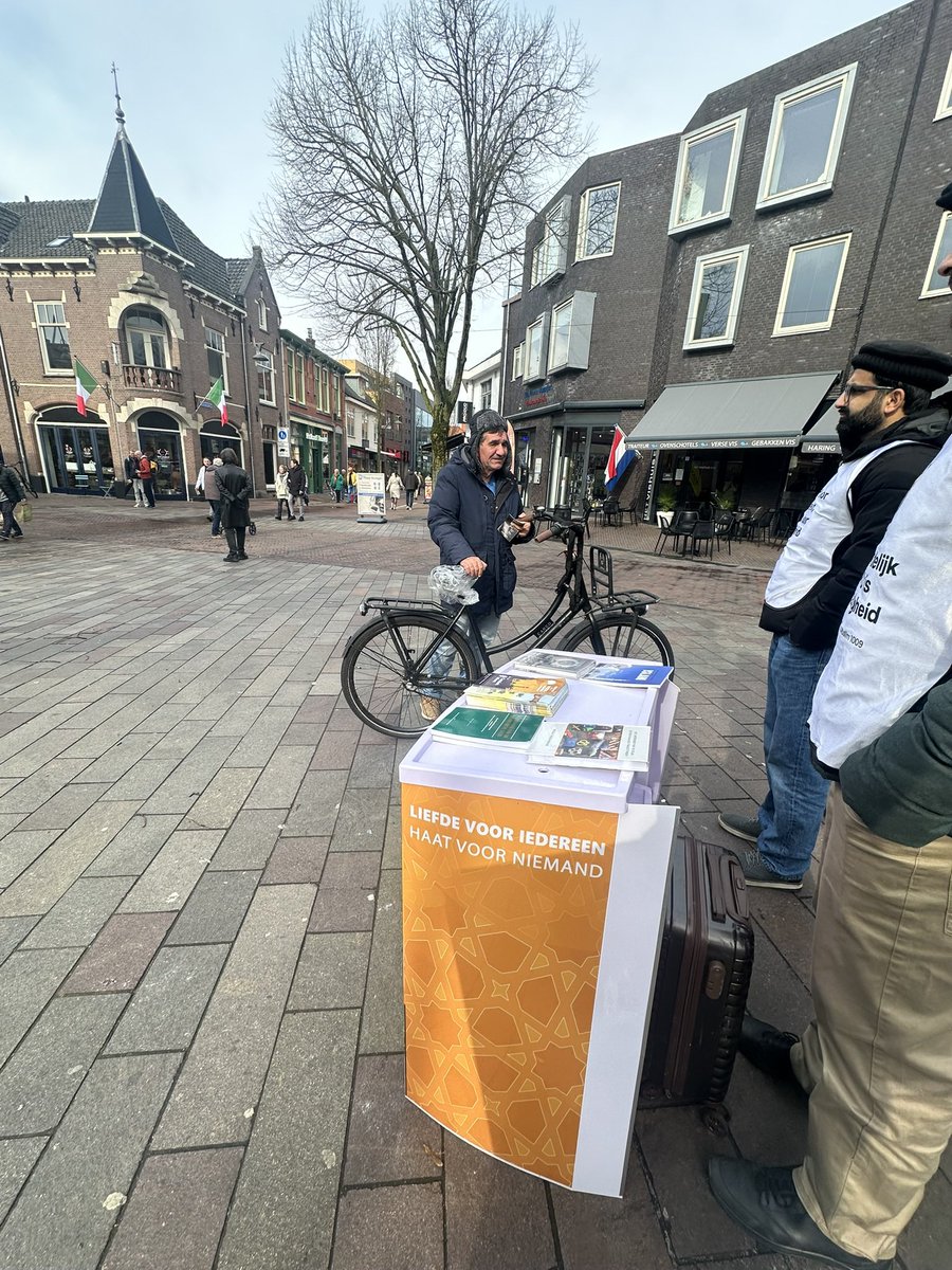Moslimjongeren Arnhem tweet media