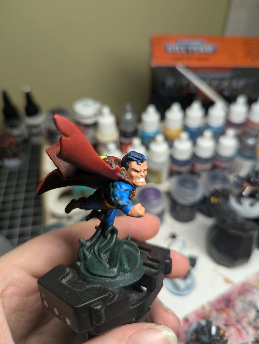 Comet142's tweet photo. I finally got to finish SuperMan from the Dc heroes United set and he came out better than I originally thought he would. 
#superman #Miniature #dccomic #painting #hobby https://t.co/o9RoC65eyQ