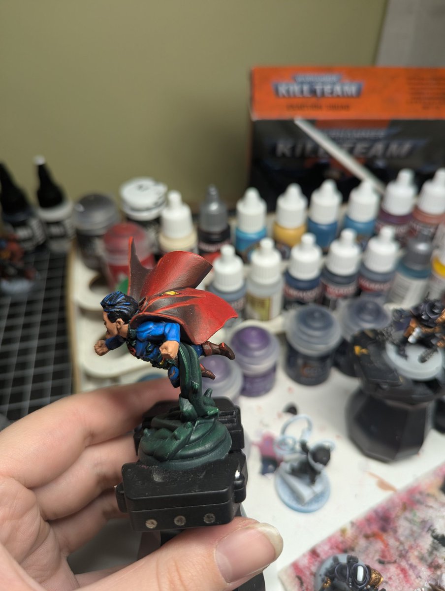 Comet142's tweet photo. I finally got to finish SuperMan from the Dc heroes United set and he came out better than I originally thought he would. 
#superman #Miniature #dccomic #painting #hobby https://t.co/o9RoC65eyQ