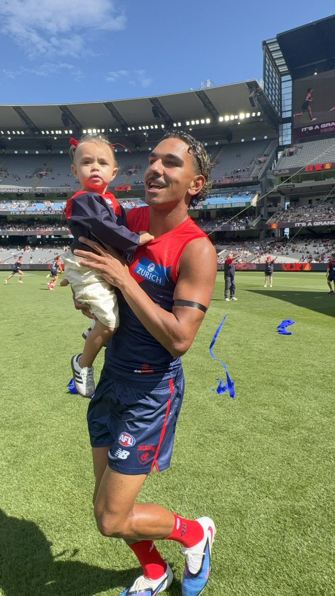 Demon Army tweet media