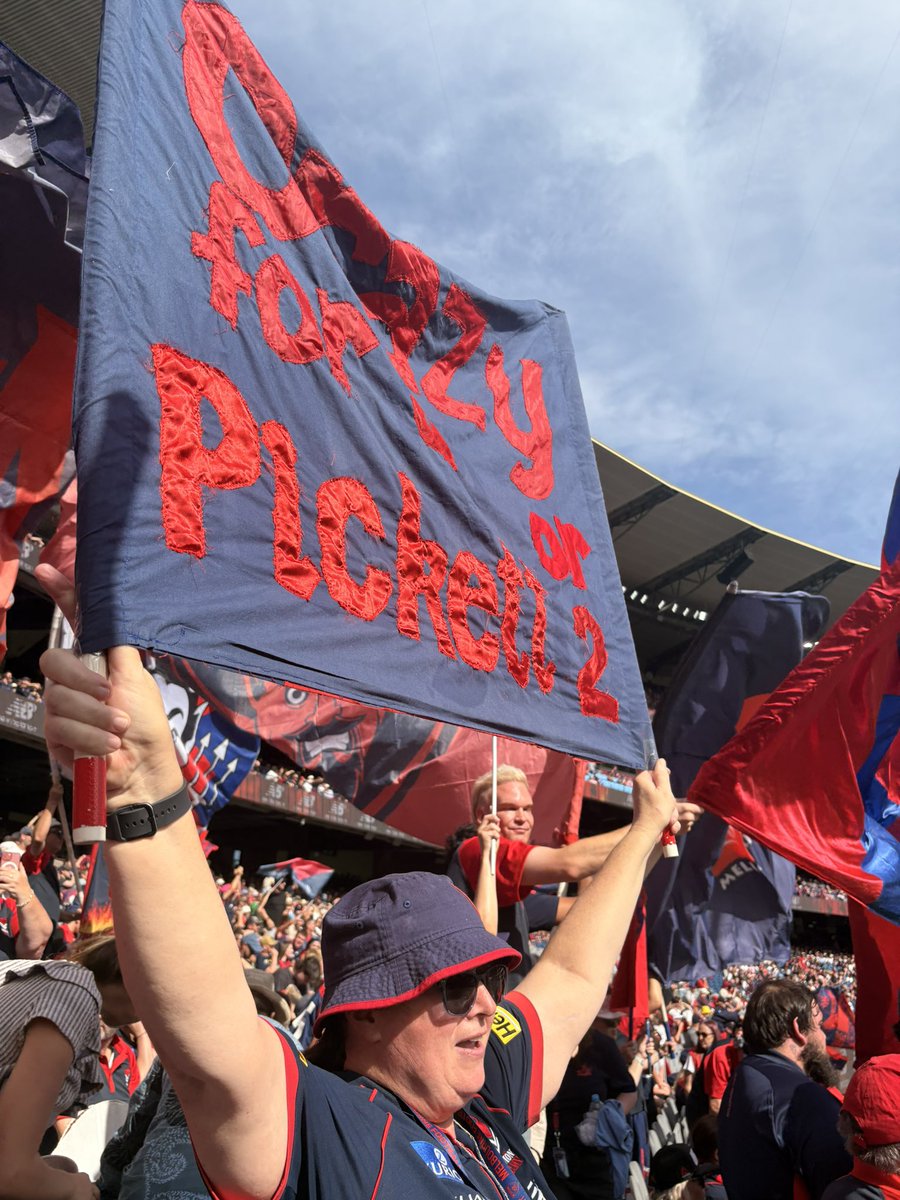 Demon Army tweet media