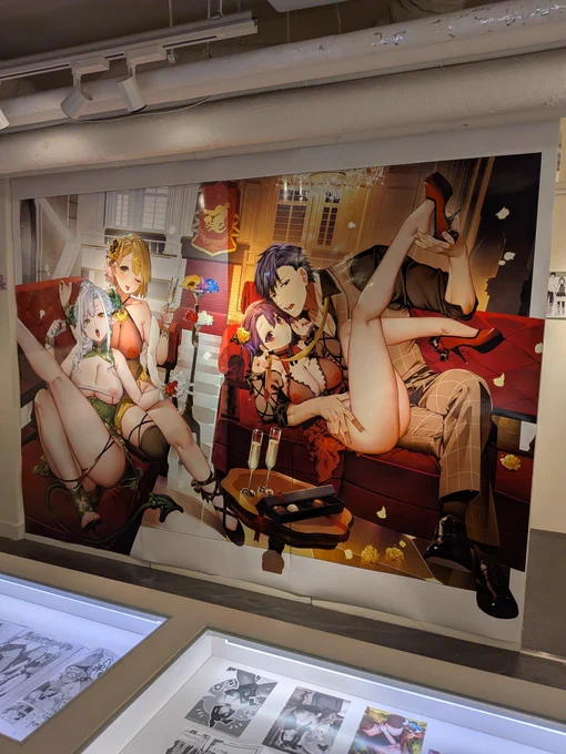 先日個展にお邪魔してきました! 沢山のメッセージ&イラスト、誠にありがとうございます 感無量です…メッセージは短い時間で読むにはもったいなくて、終了後に冊子ごと頂けるみたいなので後日じっくり拝見したいと思います!