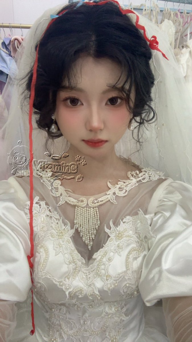 VitaminC tweet media