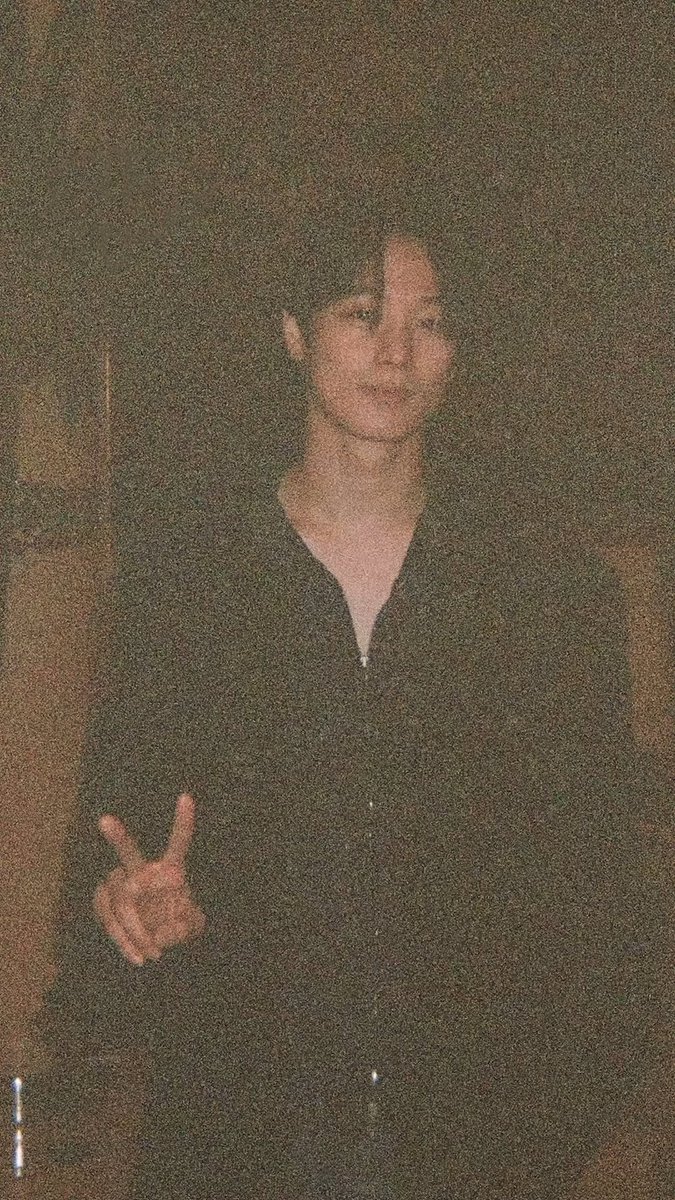 dailyljy's tweet photo. juyeon looks so fine in these photos https://t.co/PED6Y88KrT