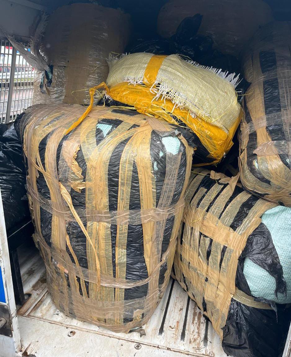 SAPoliceService's tweet photo. #sapsLIM Police in Limpopo intensified crime prevention through #OperationShanela2, resulting in the arrest of 27 suspects, including a suspect found with dagga worth over R2 million in the Hoedspruit policing area on Friday, 13/03.

During the day operation, a 38-year-old foreign national was arrested in the Hoedspruit CBD while driving a white Toyota Hilux 4x4. Police found 22 sack bags of Swaziland dagga with an estimated street value of over R2 million and confiscated the drugs.

During the night operation in The Oaks area, 18 undocumented foreign nationals were arrested for contravention of the Immigration Act, while eight motorists were arrested for driving under the influence of alcohol along the D21 road.

All suspects are expected to appear before the Hoedspruit Magistrate’s Court on, 16/03.
#fightingcrime #DrugsOffTheStreets SG
https://t.co/v3zW2rOC9x
