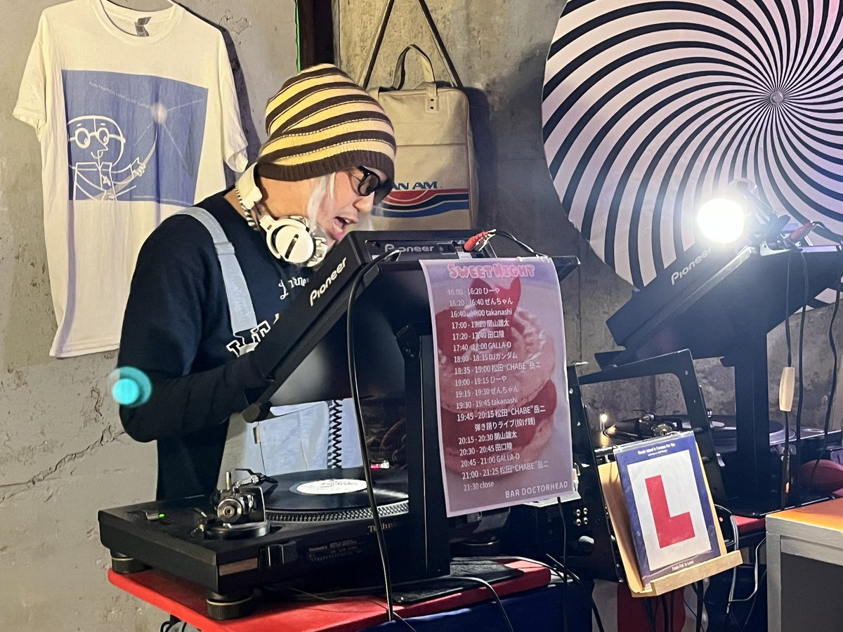 killer_bee_31st's tweet photo. どこを切り取っても絵になるDJ、ぎゃらおさん。かっこよすぎる(DJ中は(笑))! https://t.co/Zig3EKTmXl