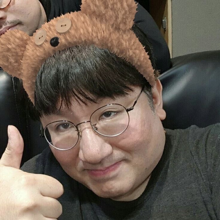 lyn ◡̈ tweet media