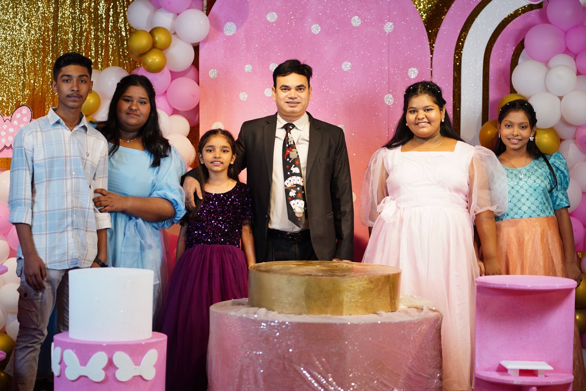OmorSharif01's tweet photo. đĒ Magic, smiles, and a little sparkle.â¨
đTo know more search Google:- Magician Omar Sharif/ Magician Dhaka/ Magician Bangladesh/ Magician in Bangladesh/ Good Magician Dhaka Bangladeshđ§đŠ.
#Eidfastival #Gettogather #BestFamous #MagicianOmarSharif #MagicianinBangladesh https://t.co/MrhGemHElK