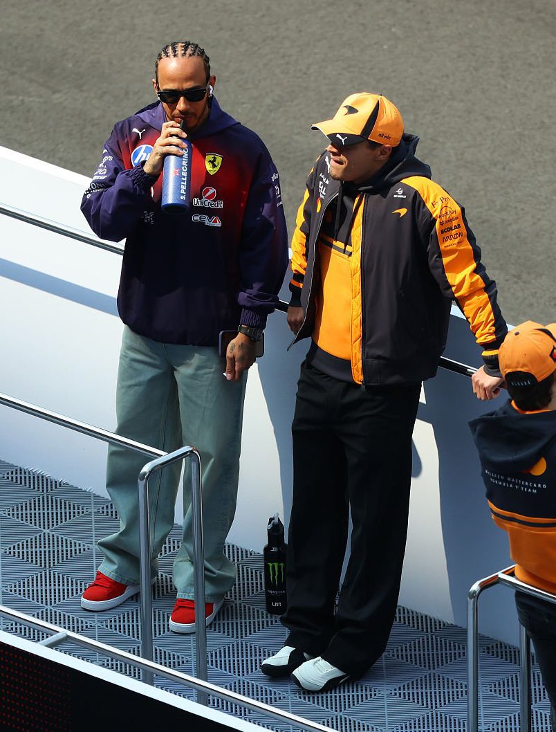 sim | シム tweet media