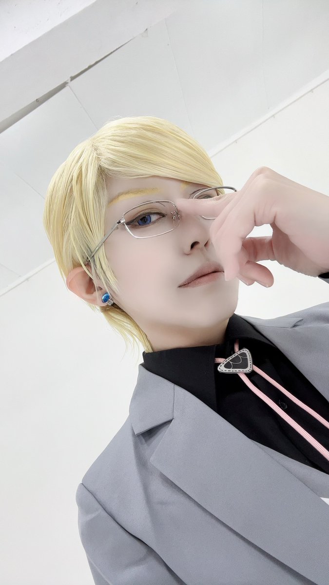 【cosplay】
そくほー。今日は
マロちゃんの創作キャラあわせ🫶
風紀委員の🧀リックさんです！！