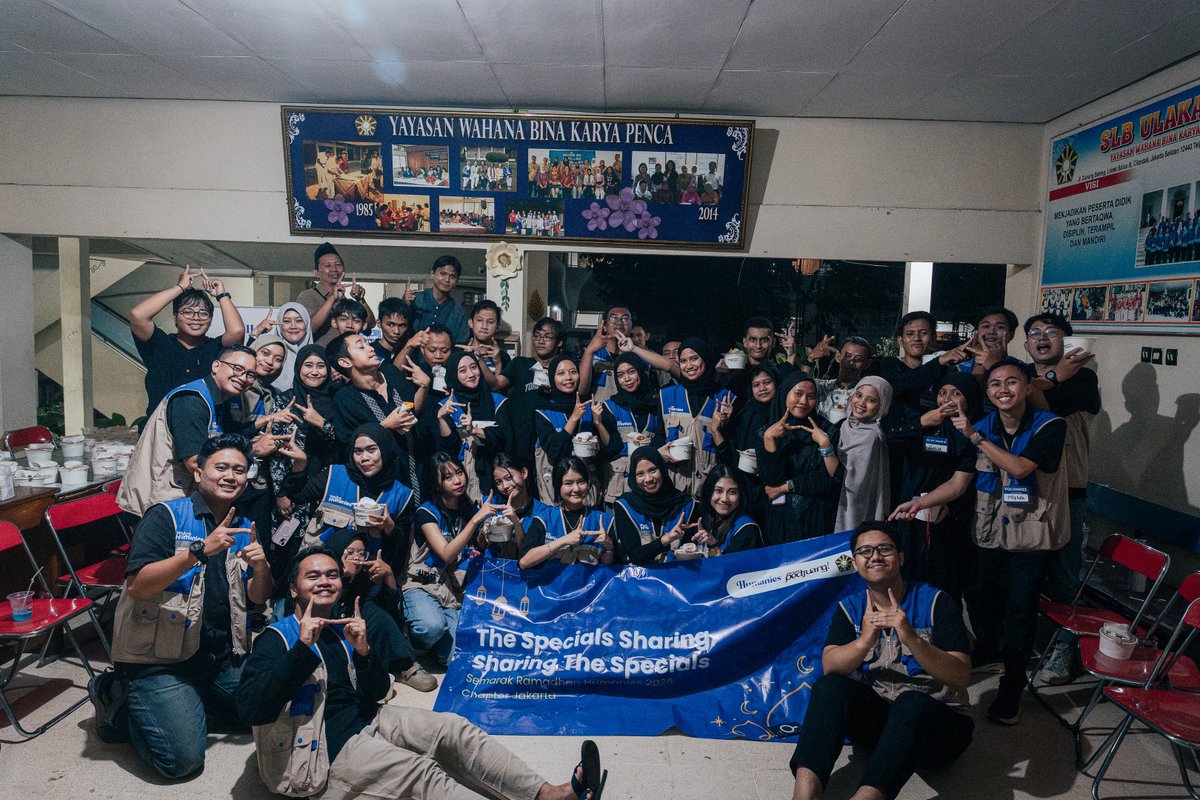 Humanies Project tweet media