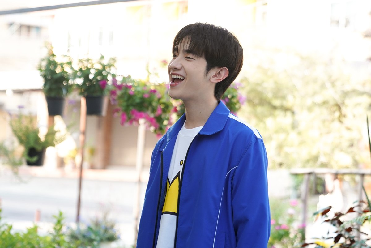 When Oranges Fall 🍊 tweet media