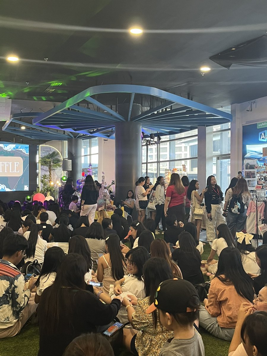 CaratLandPH's tweet photo. CARATs, the moment is HERE! The program is starting NOW! ๐โจ
@hyven_official opens the Caratโs Quest stage with epic energy. Get ready for the ultimate showdown!
Rush to Cinema Lobby of Trinoma by Ayala Malls and feel the vibe! ๐๐๐
#CARATsNew_Quest
#CARATsPathLeadsToSVT
#ILoveTrinoma