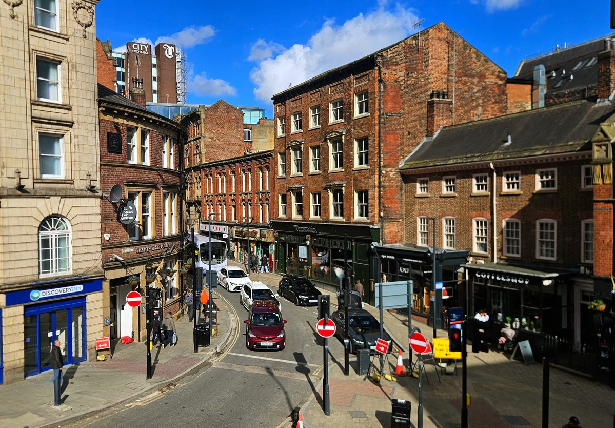 A quick stroll around Leeds yesterday, before getting on train 
#Leeds